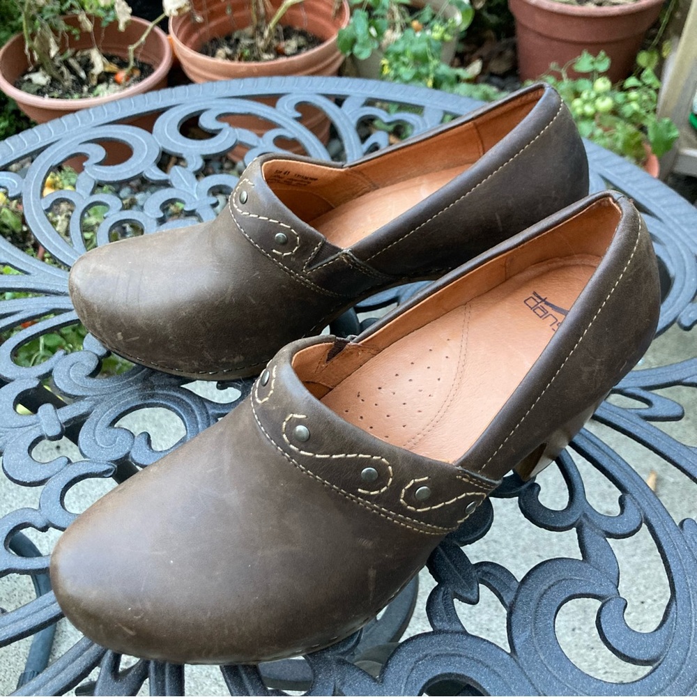 💙Dansko Rikki Brown Leather Clogs - Picture 3 of 11